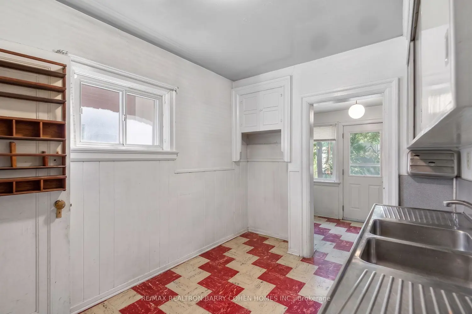Additional image 9 of 12 Stibbard Avenue