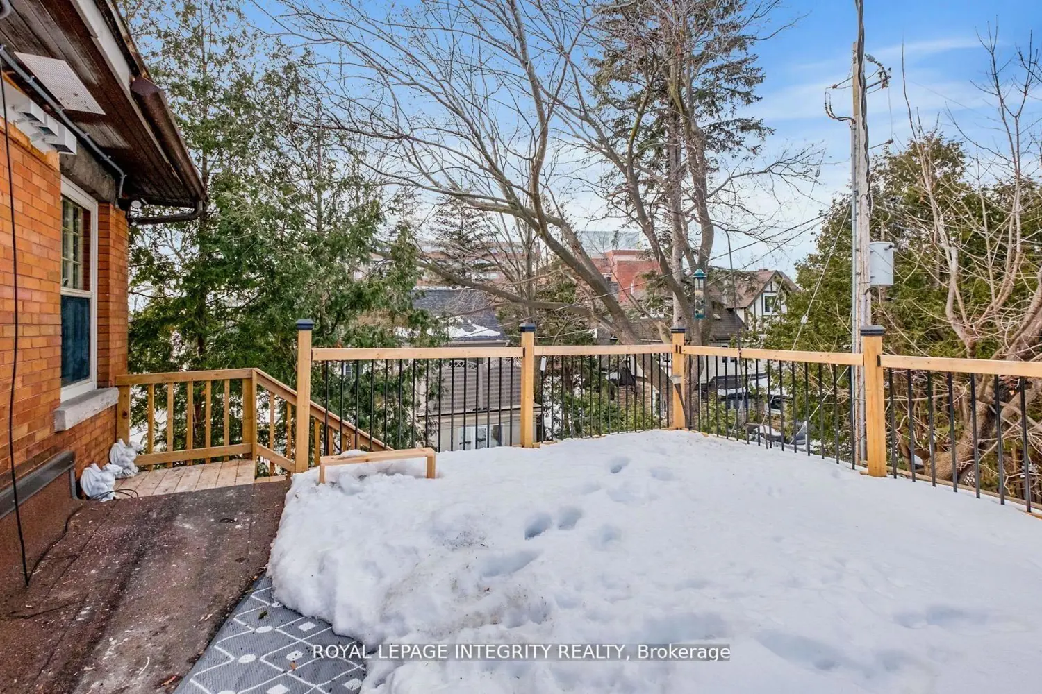 1031 Carling Avenue photo 3