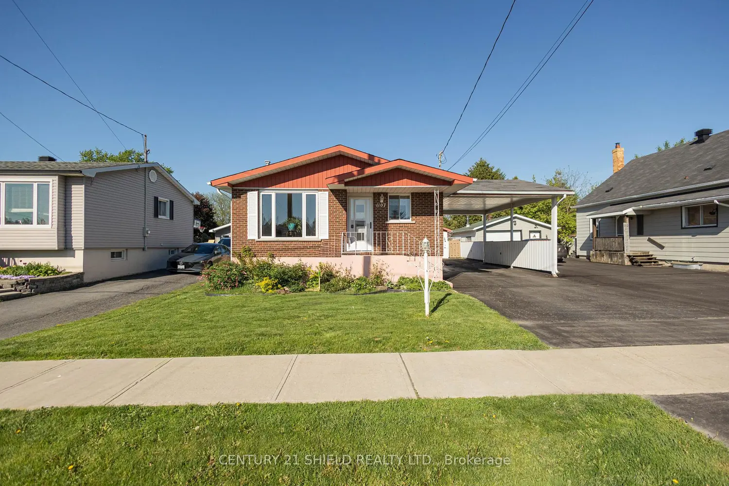 1107 Grand Avenue photo 2