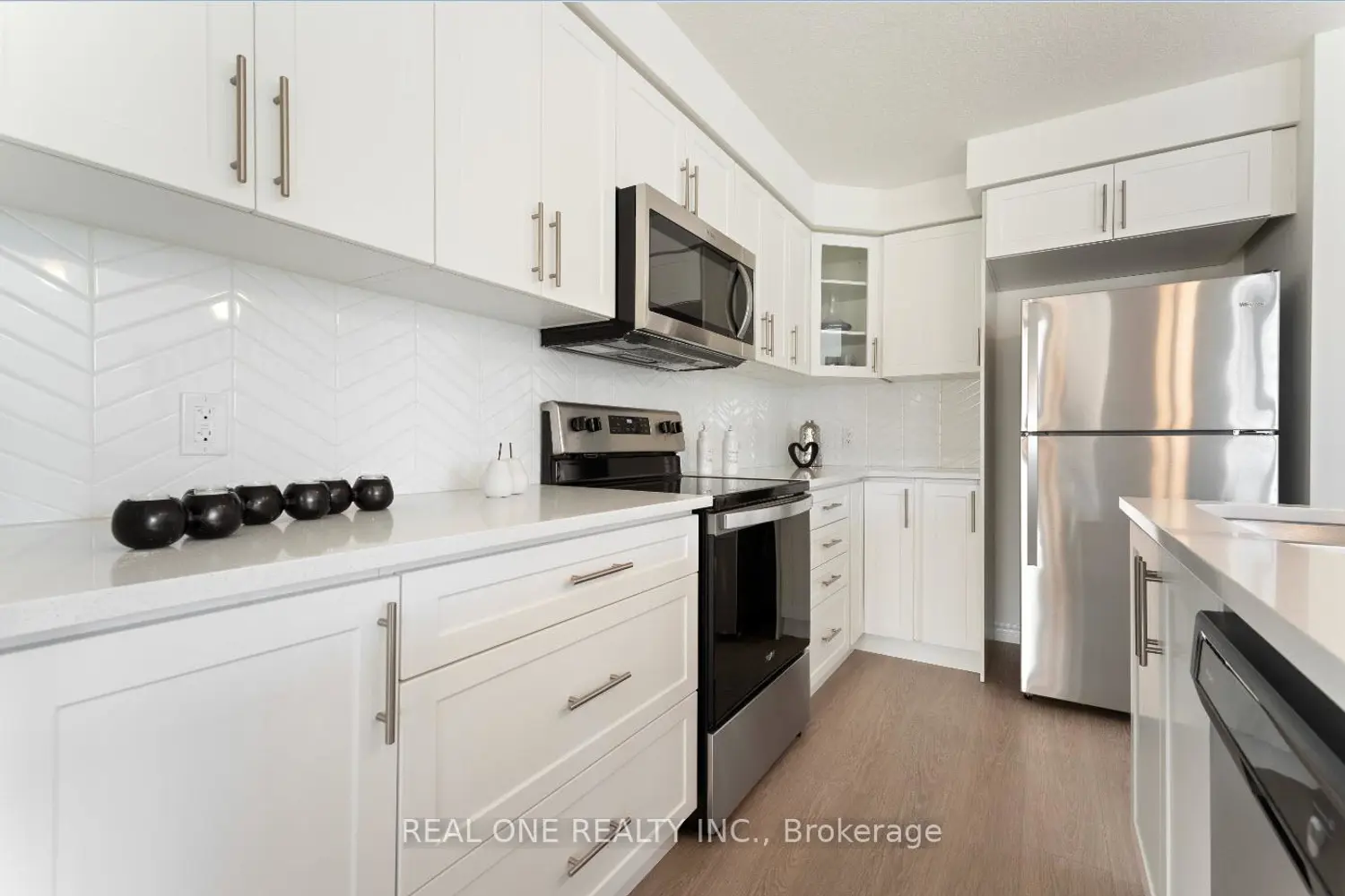 79 Harrison Drive photo 4
