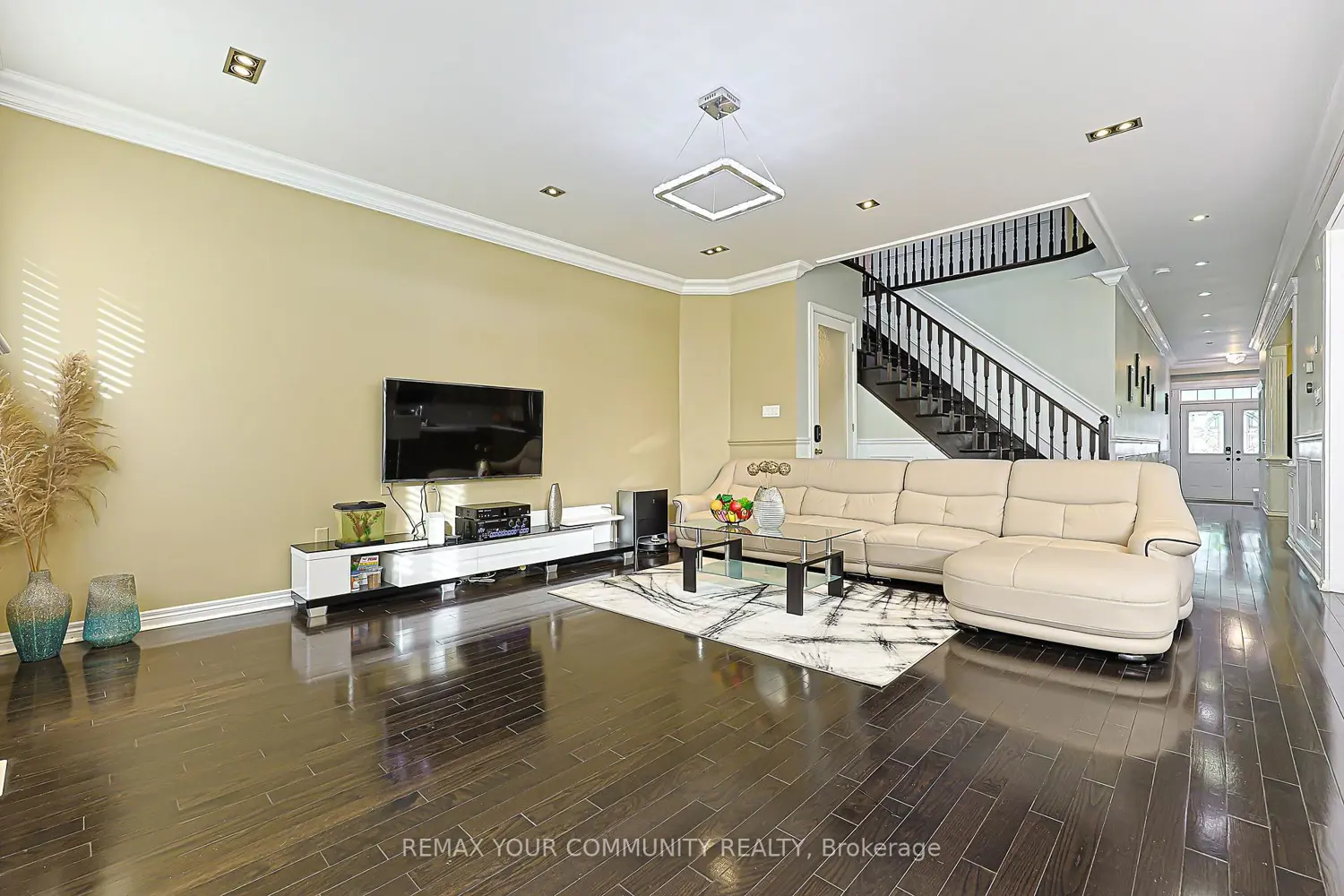 Additional image 3 of 16 Foshan Avenue
