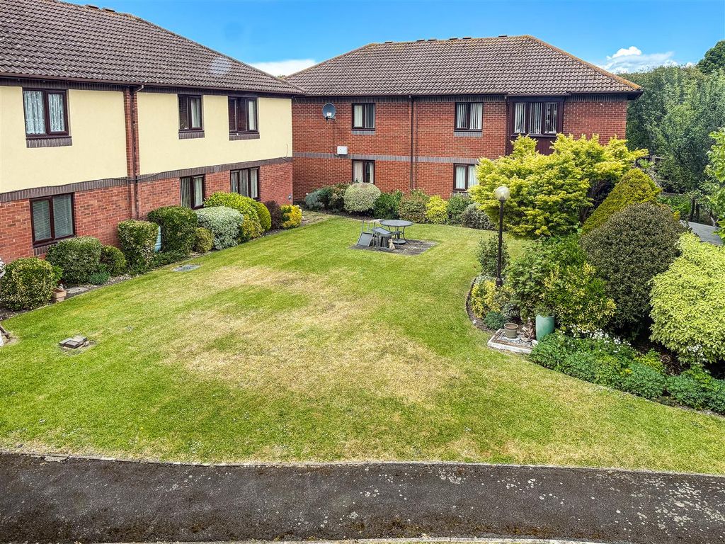 Additional image 11 of 2 bed flat for salePostern Close, Portchester PO16