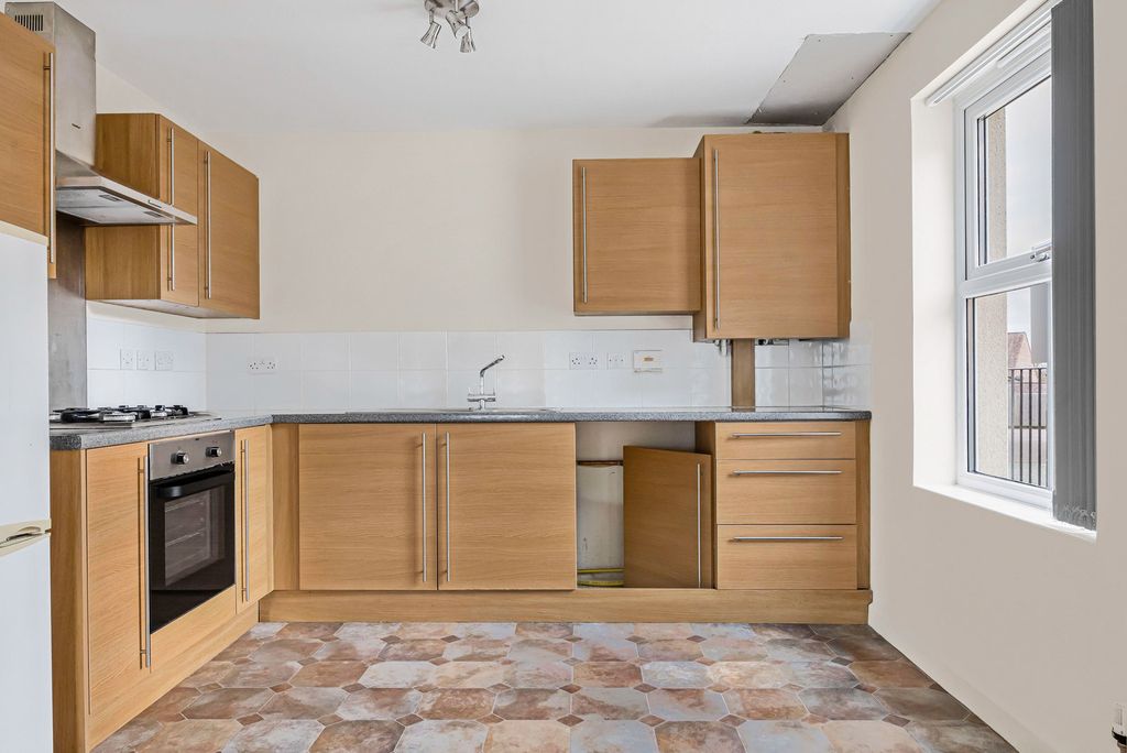 Additional image 4 of 2 bed flat for salePalmer Road, Faringdon, Oxfordshire SN7