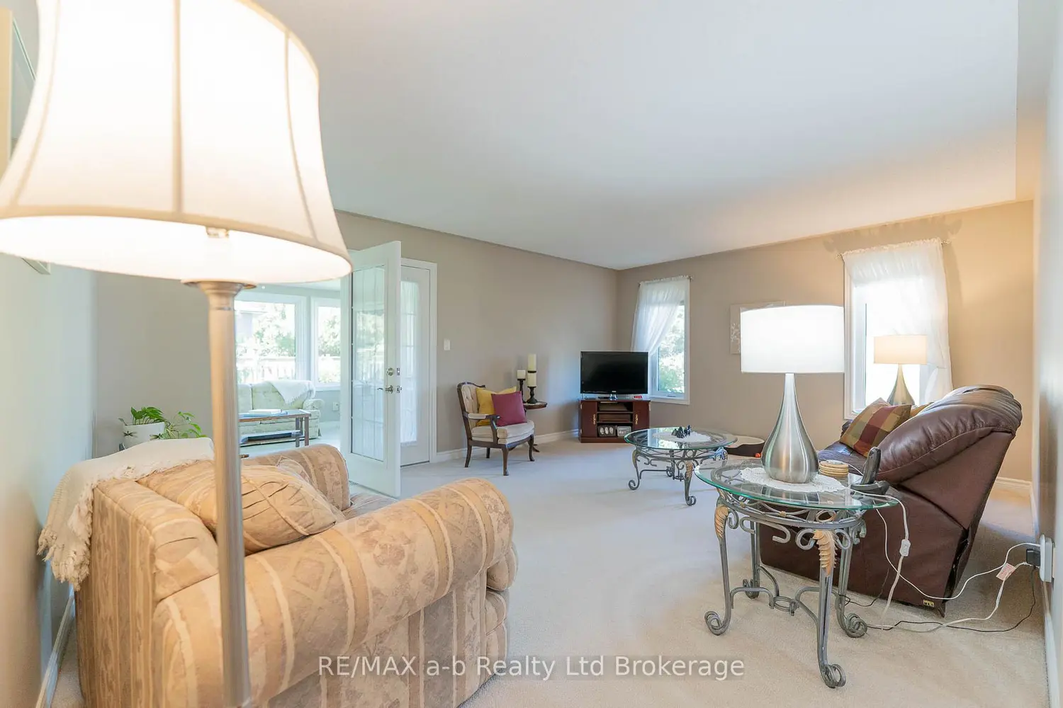 23 Armstrong Drive photo 5