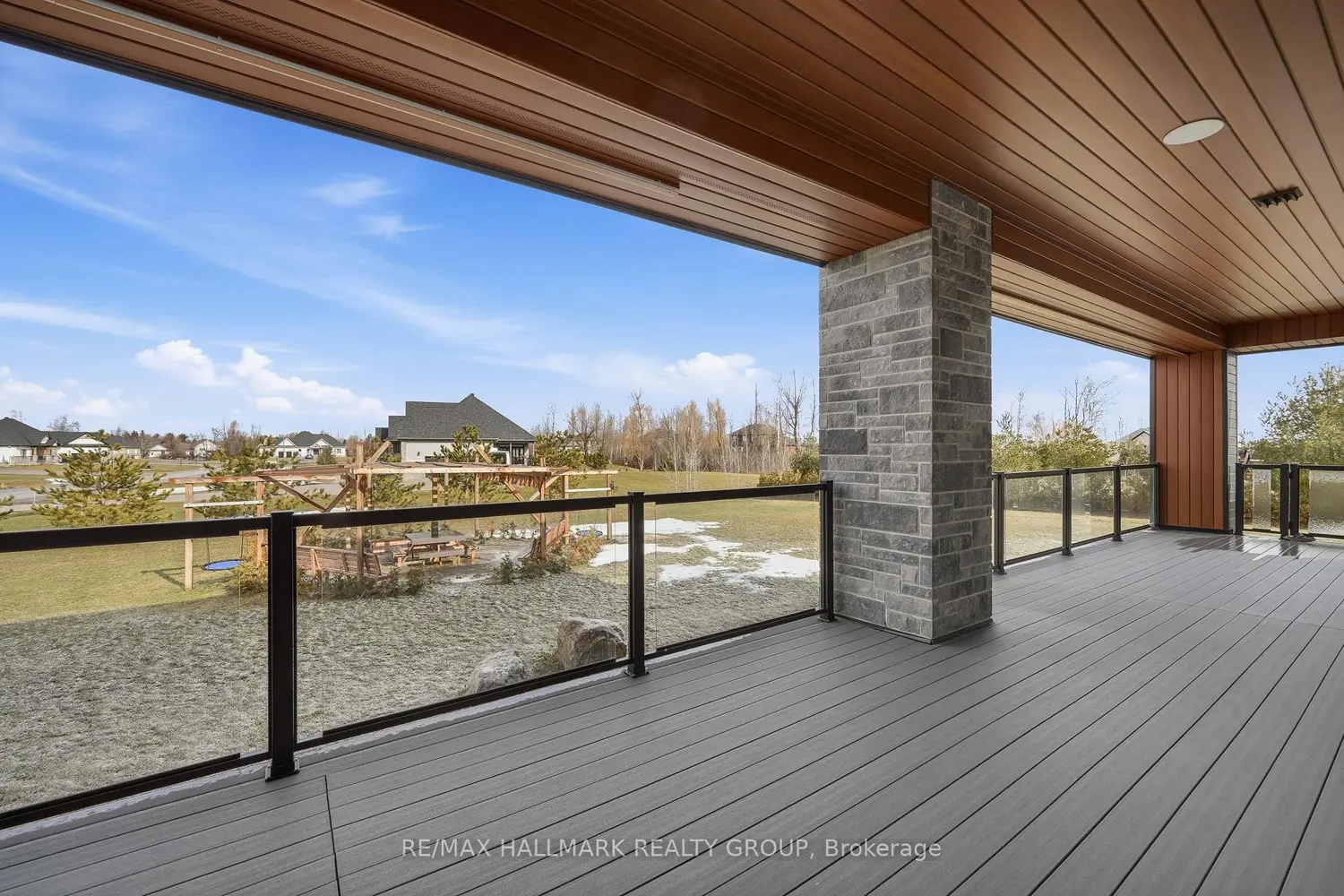 225 Summerview Terrace photo 4
