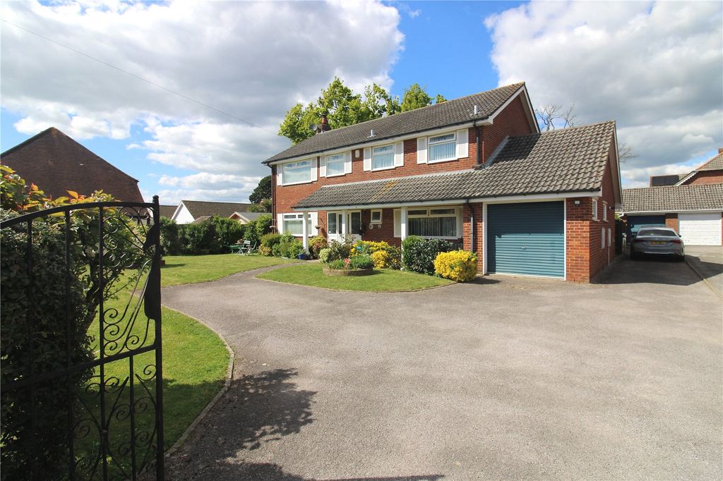 5 bed detached house for saleThe Avenue, Fareham, Hampshire PO14
