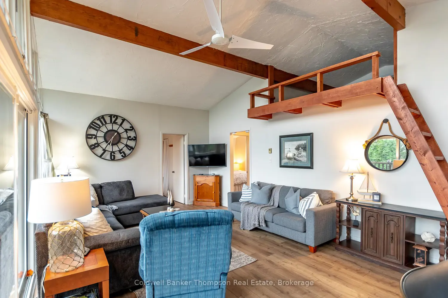 310 North Drive photo 2