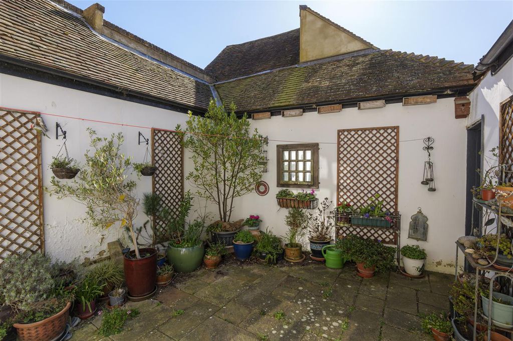 Additional image 27 of 5 bed terraced house for saleHugh House, Hugh Place, Faversham ME13