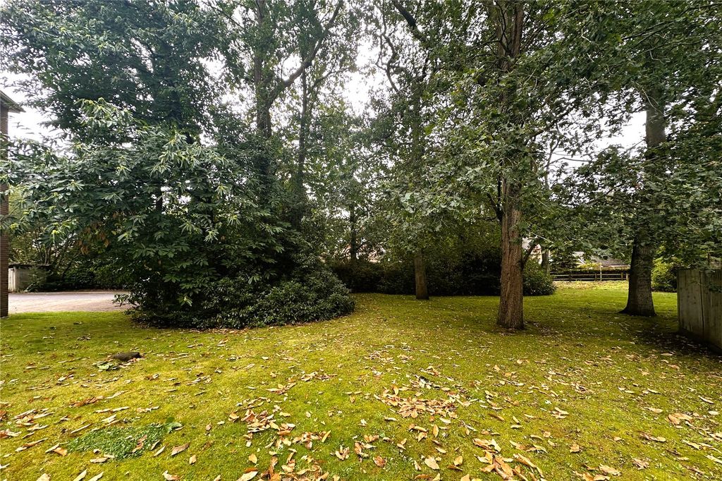 Additional image 12 of 2 bed flat for saleKingsley Square, Fleet, Hampshire GU51