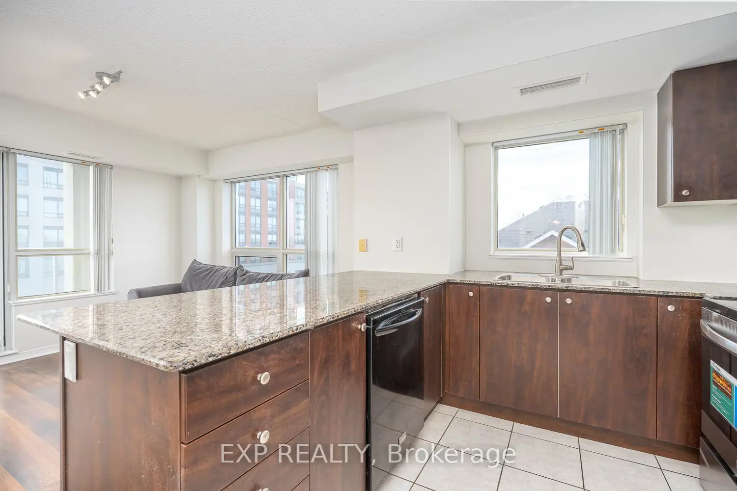Additional image 8 of 4600 Steeles Avenue 519