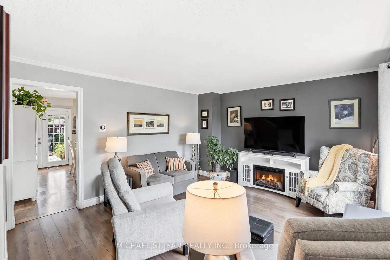 144 Bellingham Drive photo 4