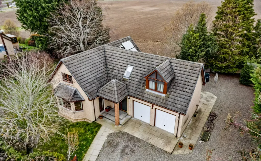 5 bed detached house for saleMundole IV36
