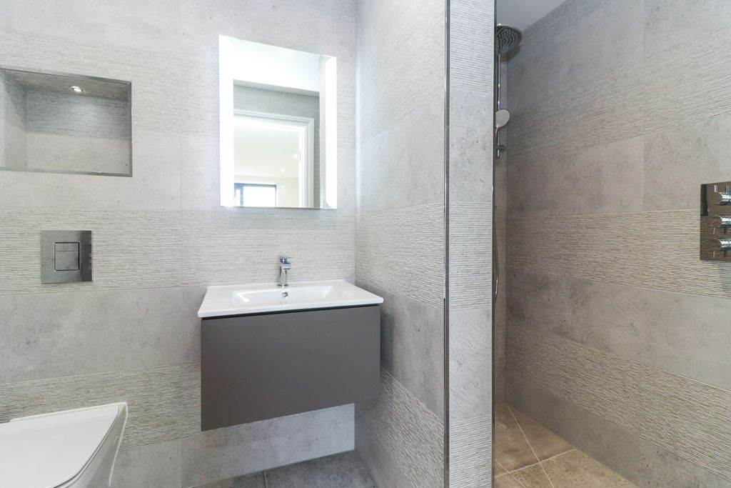 Additional image 14 of 2 bed flat for saleLower House, Gerrards Cross SL9