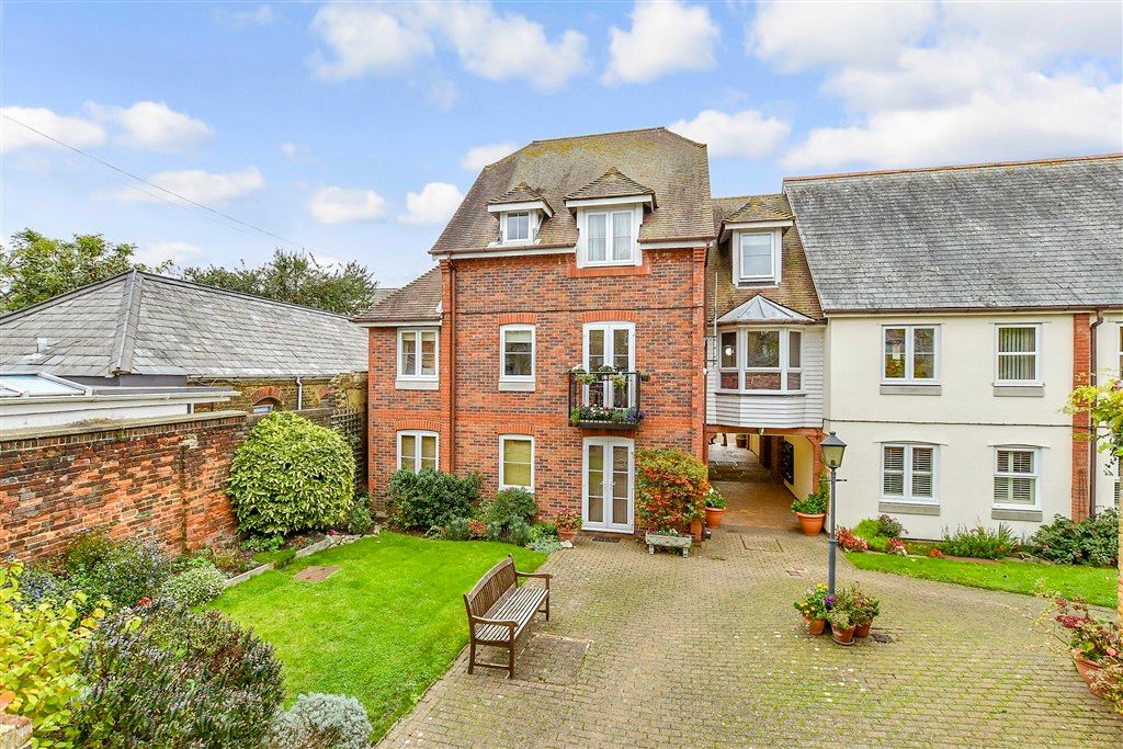 1 bed flat for saleMiddle Row, Faversham, Kent ME13 photo 4