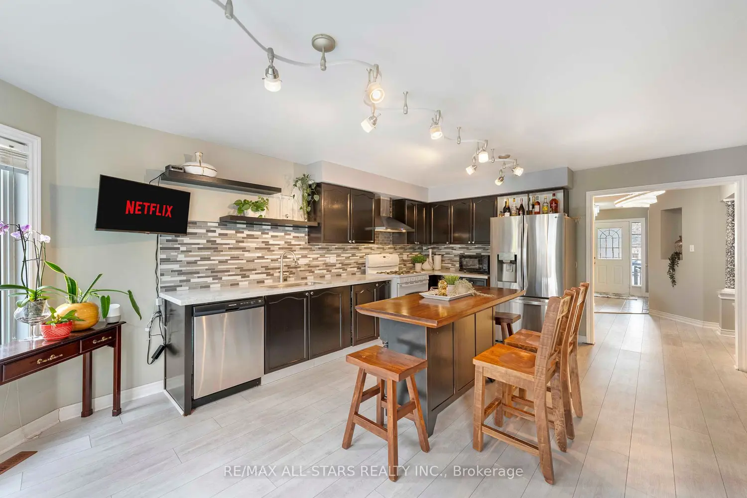 18 Reddenhurst Crescent photo 2
