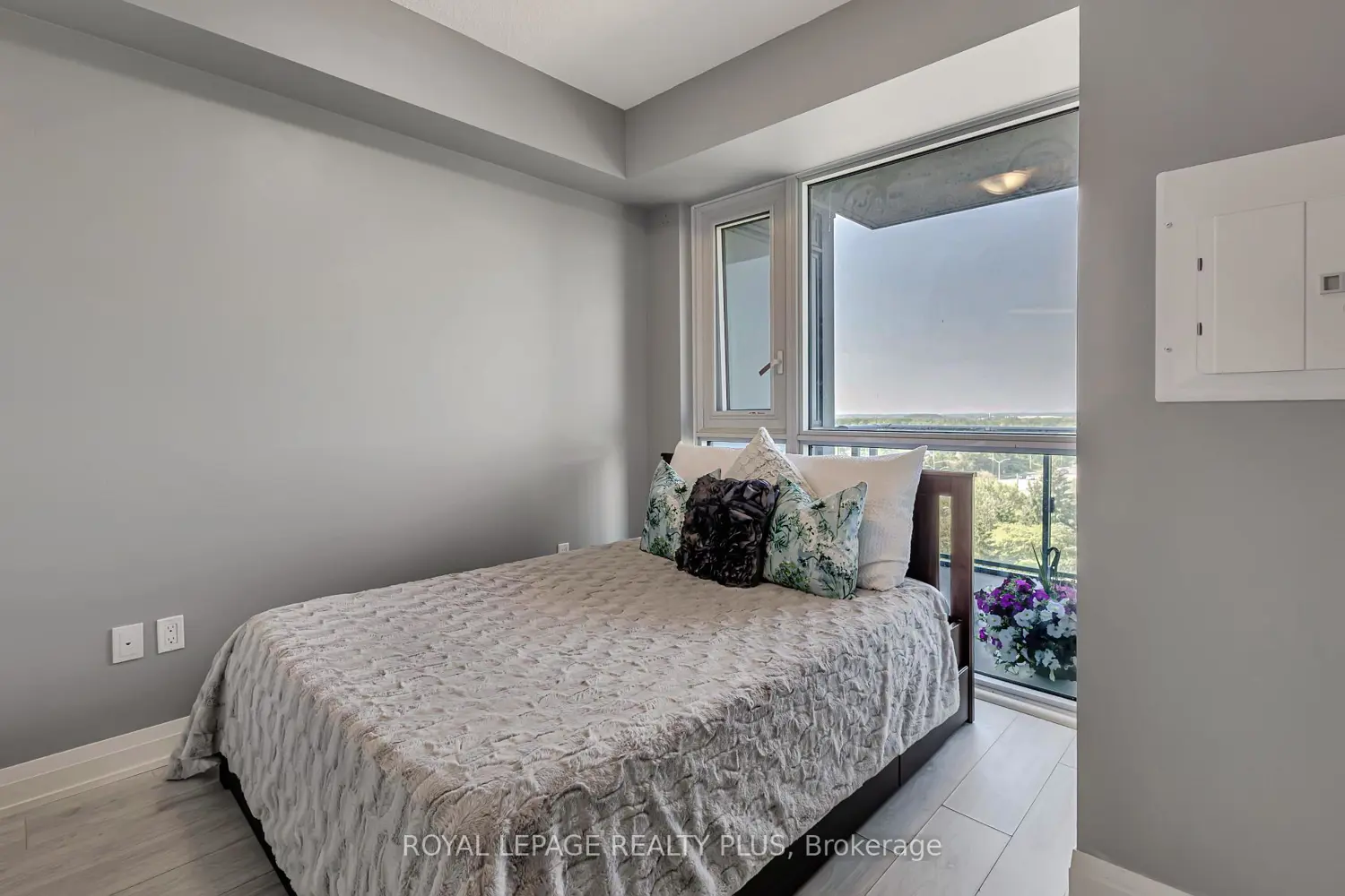 Additional image 6 of 509 Dundas Street 701