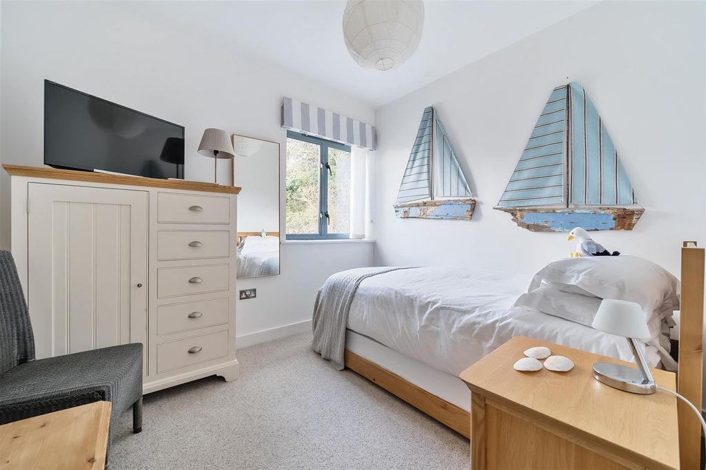 Additional image 9 of 3 bed flat for saleStation Road, Fowey PL23