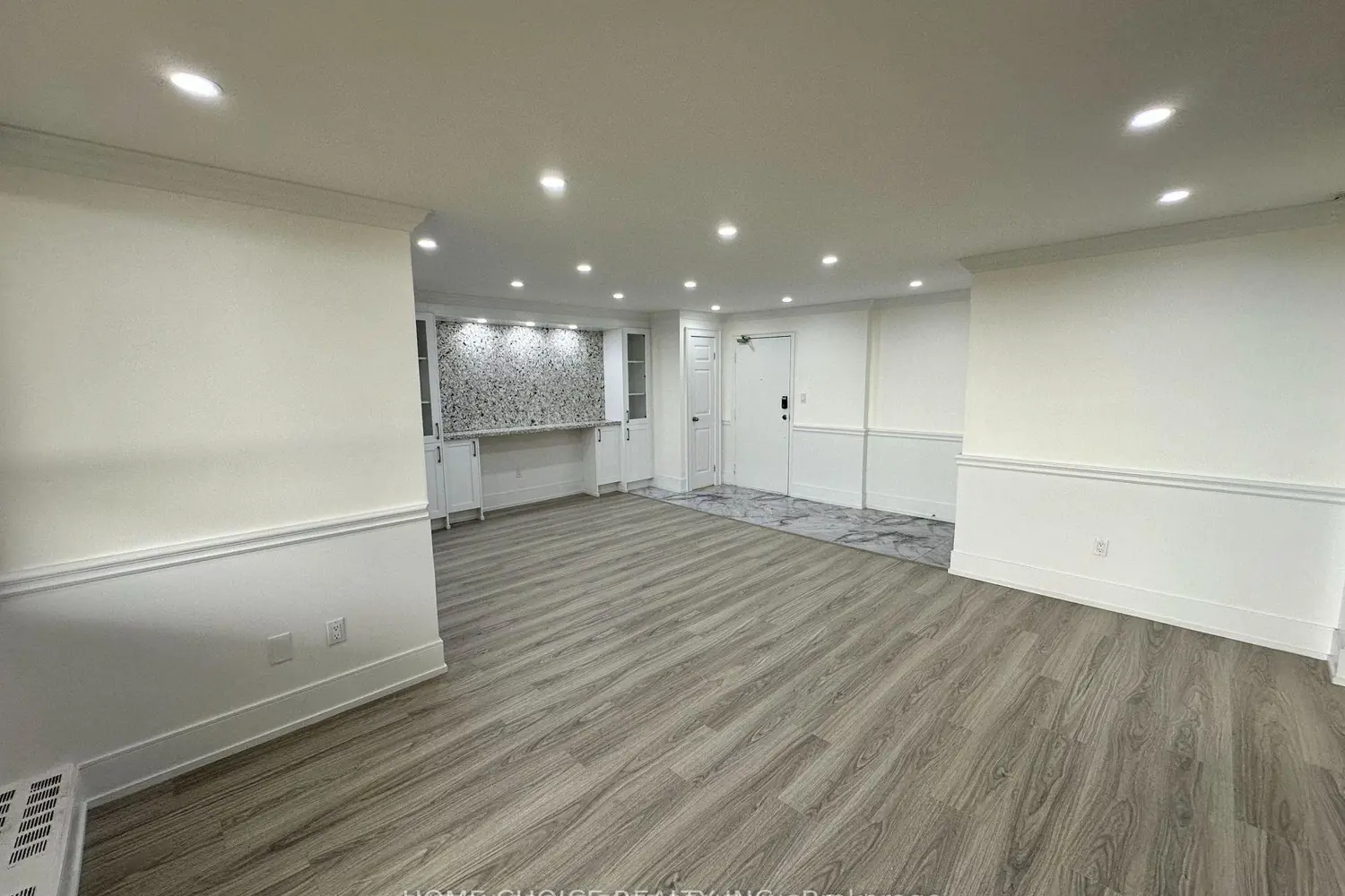100 Wingarden Court 1006 photo 3