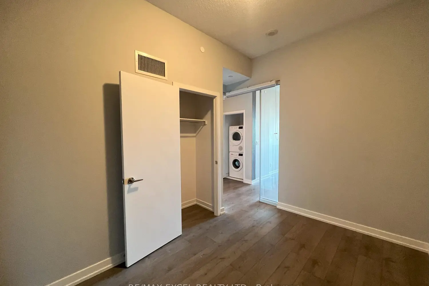 Additional image 18 of 297 College Street 503