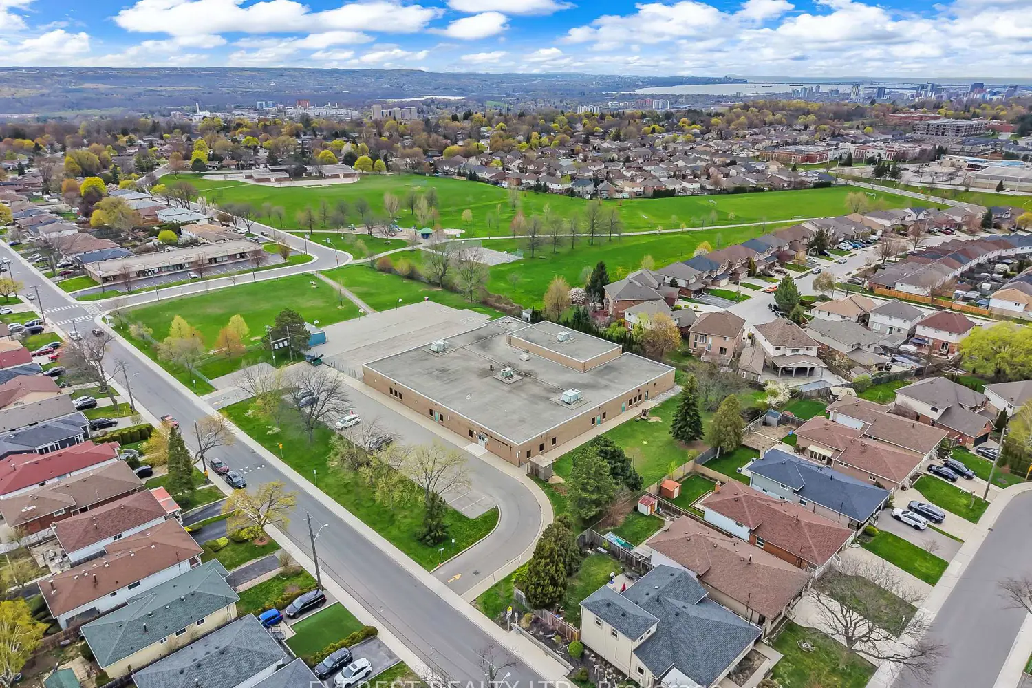 27 Lavina Crescent photo 2