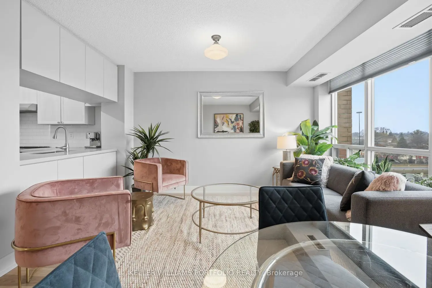 Additional image 7 of 190 Manitoba Street 802
