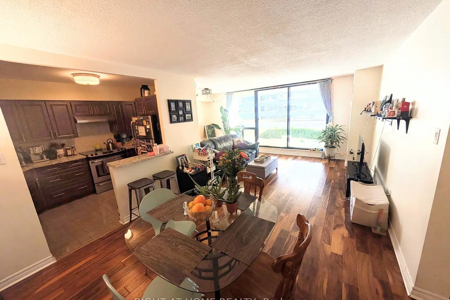 Additional image 4 of 80 Quebec Avenue 607
