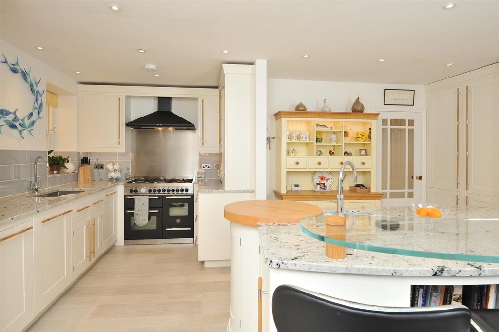 Additional image 7 of 4 bed town house for saleSt. Fimbarrus Road, Fowey PL23