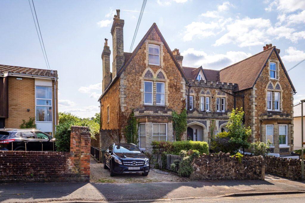 2 bed flat for saleGuildford, Surrey GU1