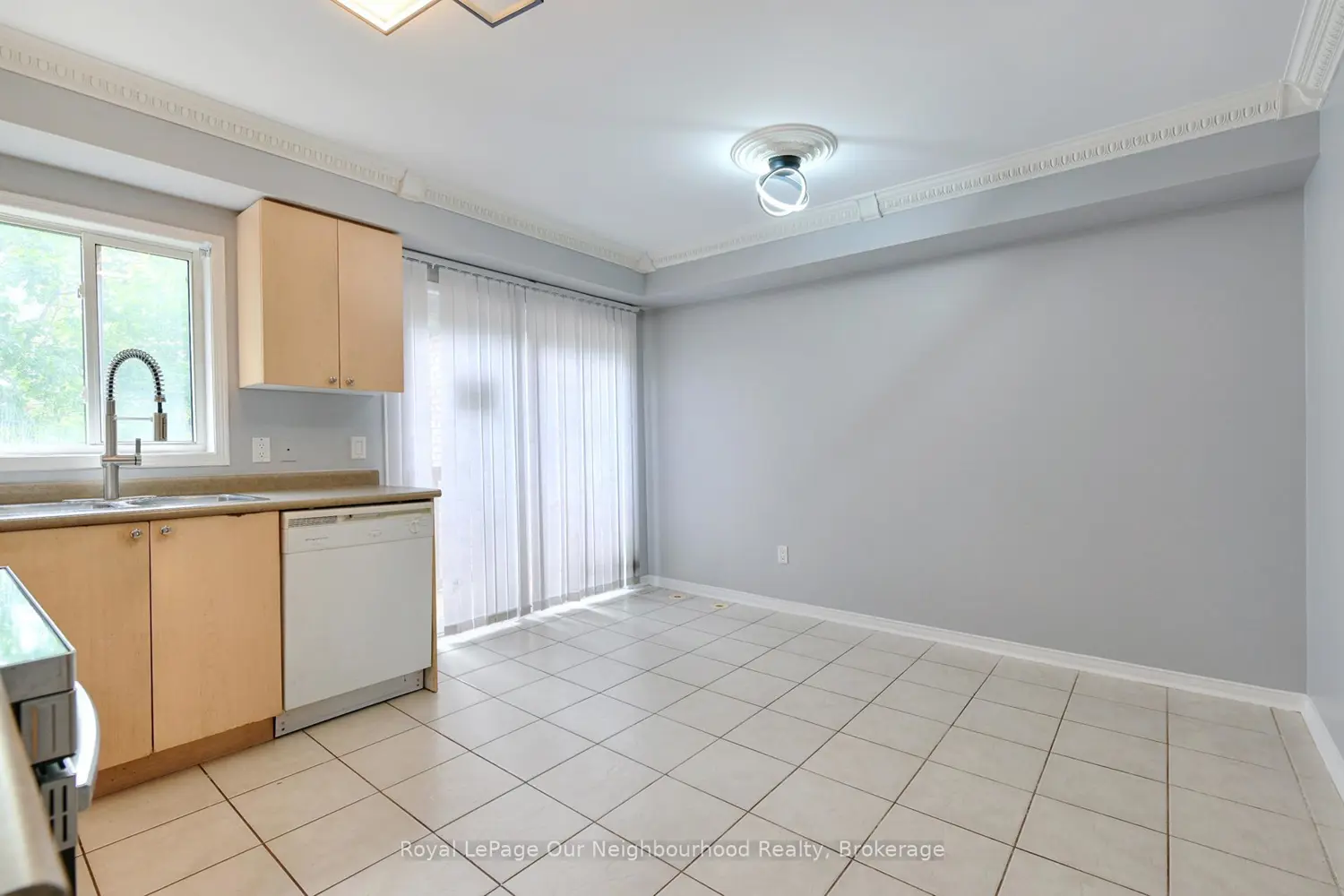 50 Strathaven Drive 96 photo 4