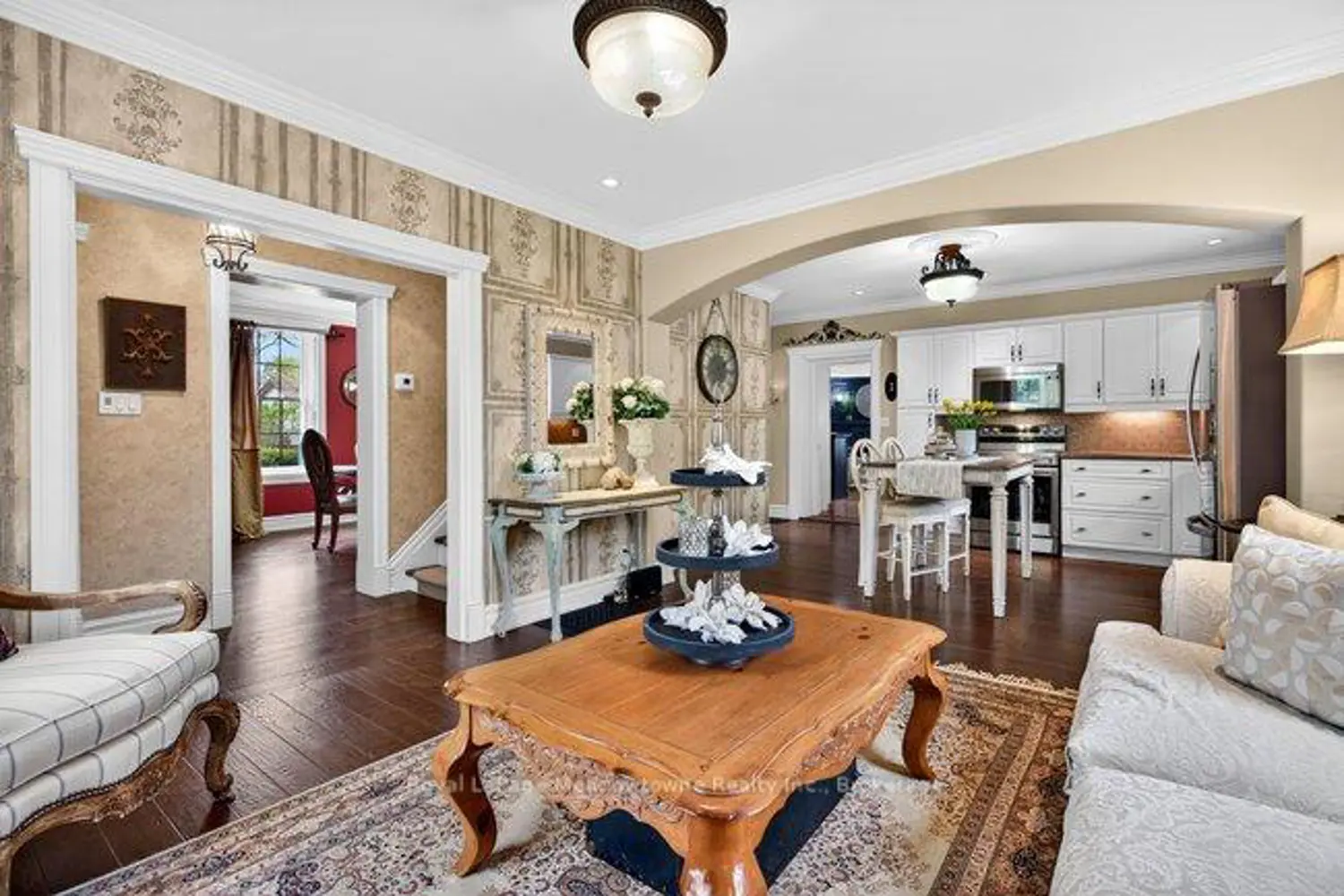 53 Campbell Avenue photo 2