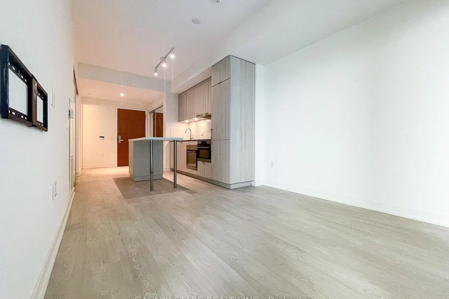 Additional image 6 of 15 Queens Quay 309