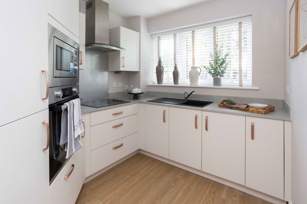 1 bed flat for saleHighgate Hill, Hawkhurst, Cranbrook TN18 photo 4