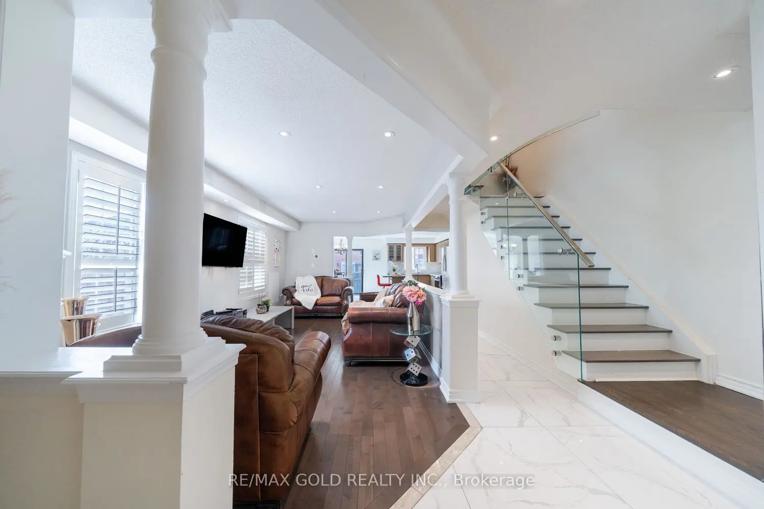 19 Spring Valley Court photo 5