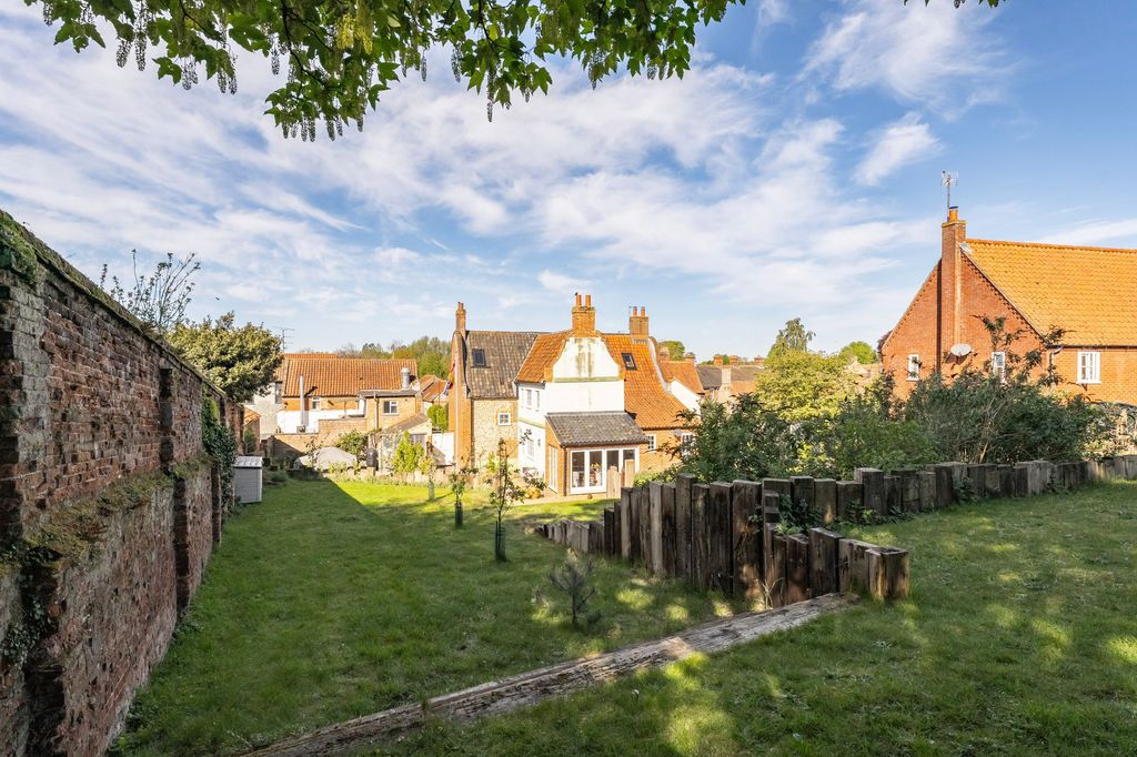 Additional image 2 of 5 bed detached house for saleOak Street, Fakenham NR21
