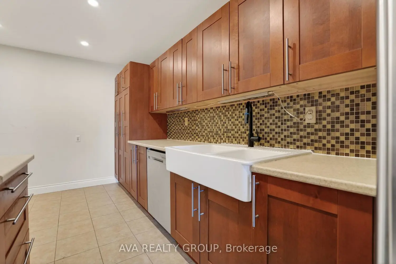 Additional image 4 of 27 Danaher Drive