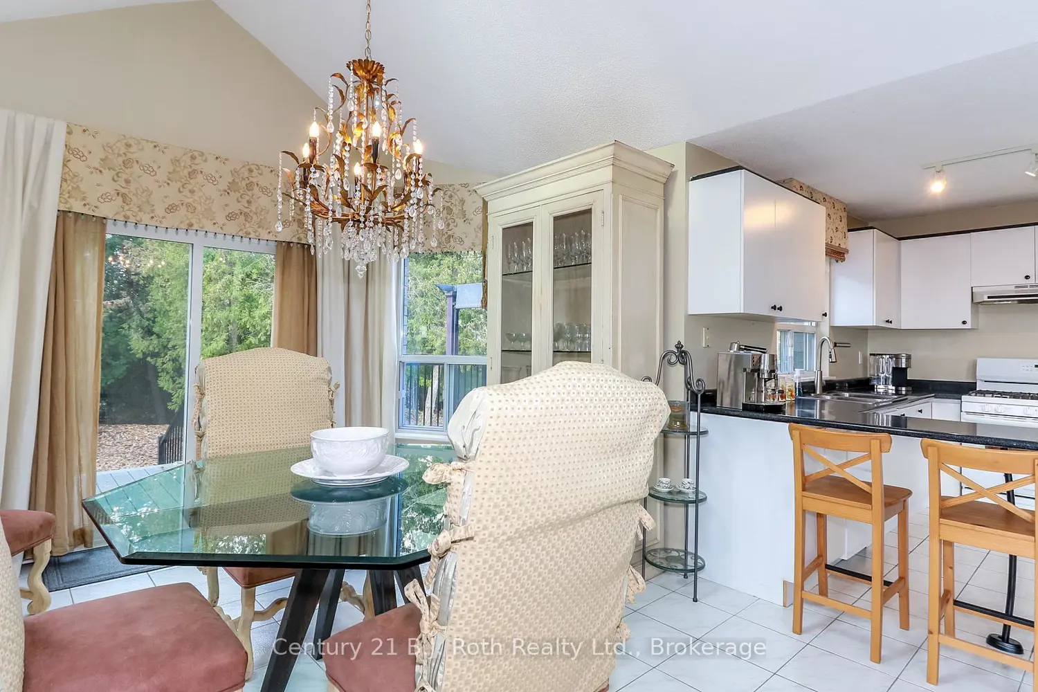 20 Grant Avenue photo 2