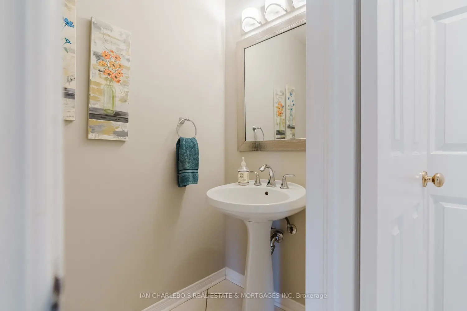 583 Apollo Way photo 2