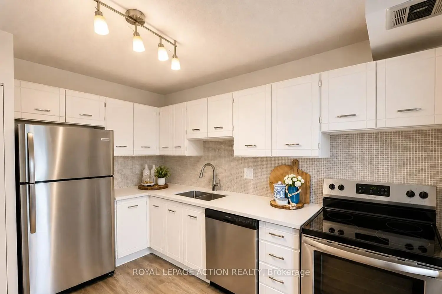 640 West Street 901 photo 4
