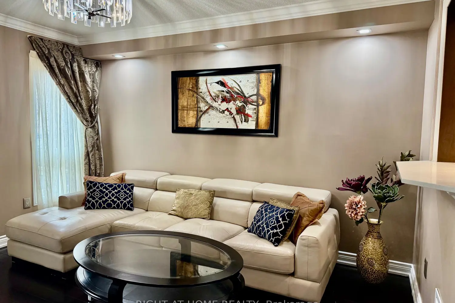 129 Four Seasons Crescent photo 5