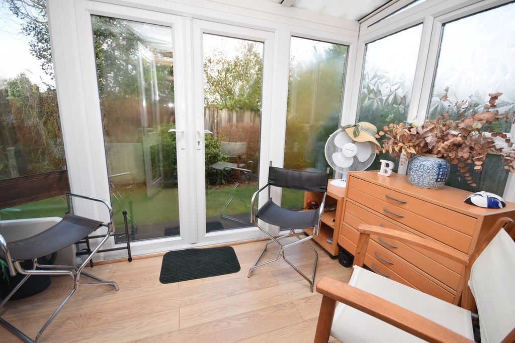 Additional image 7 of 2 bed bungalow for saleStratford Court, Avon Road, Farnham GU9