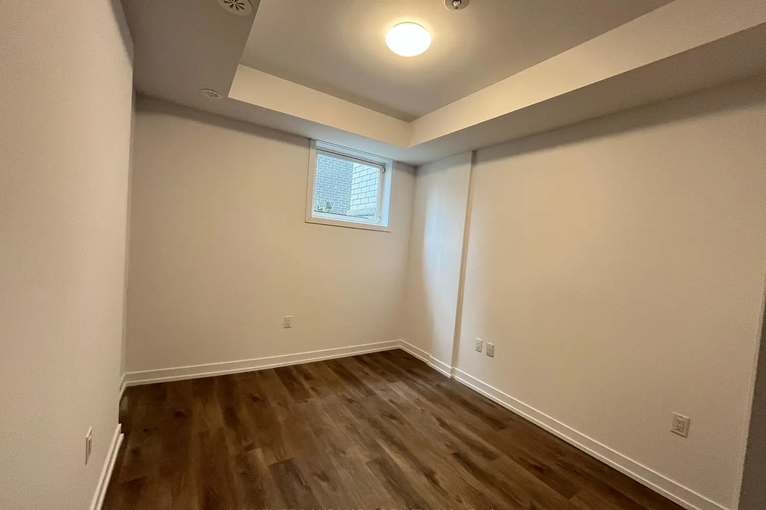 5 Bancroft Lane 318 photo 3