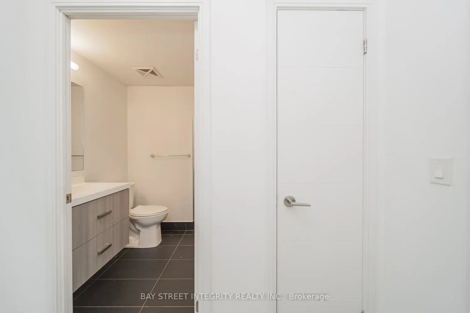 Additional image 16 of 50 Wellesley E Street 2801