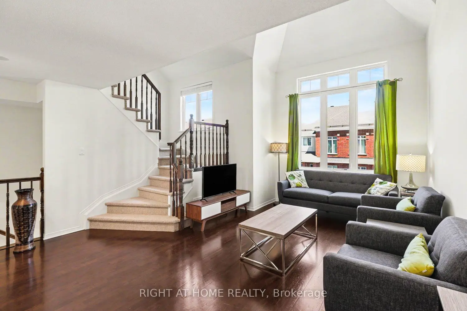 572 Reardon Private 7 photo 4