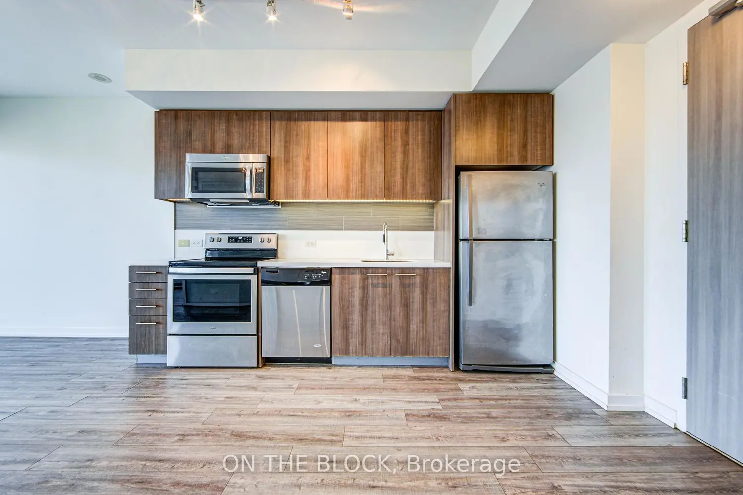 Additional image 4 of 390 Cherry Street 1503