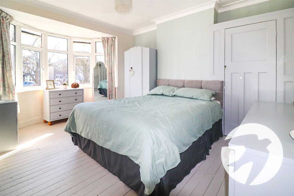 Additional image 6 of 3 bed semi-detached house for salePark Crescent, Erith DA8