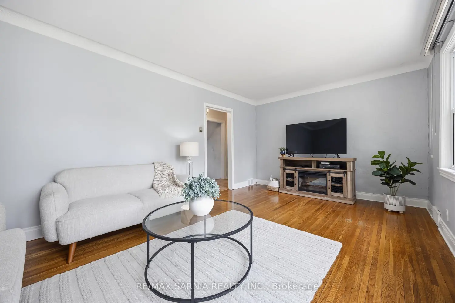 371 Mack Avenue photo 5