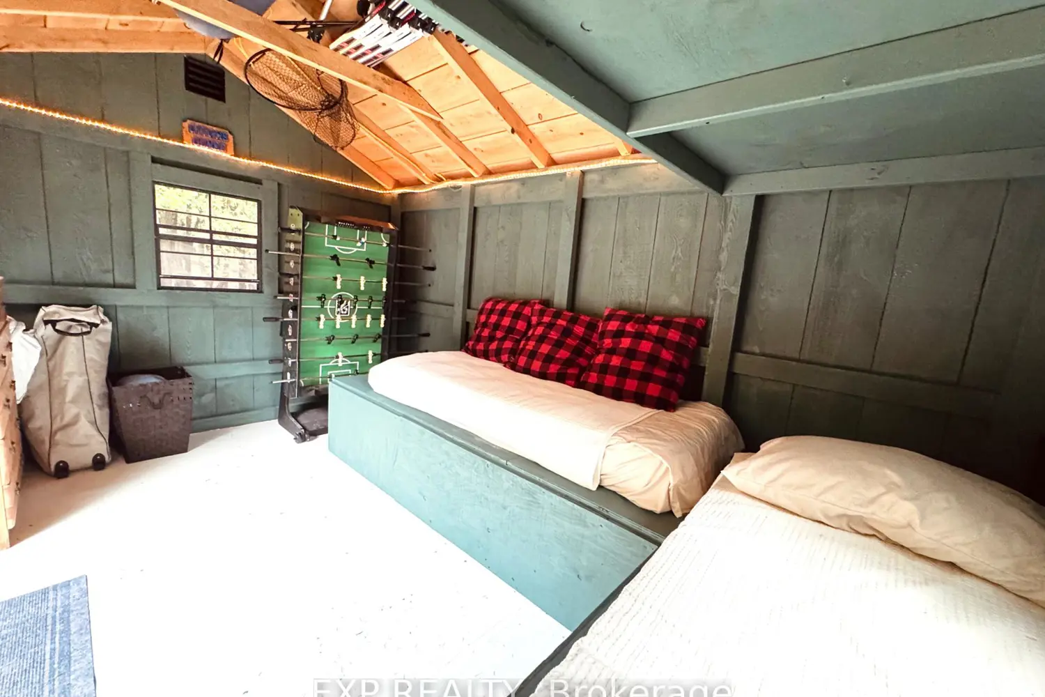 246 Sunset Drive photo 4