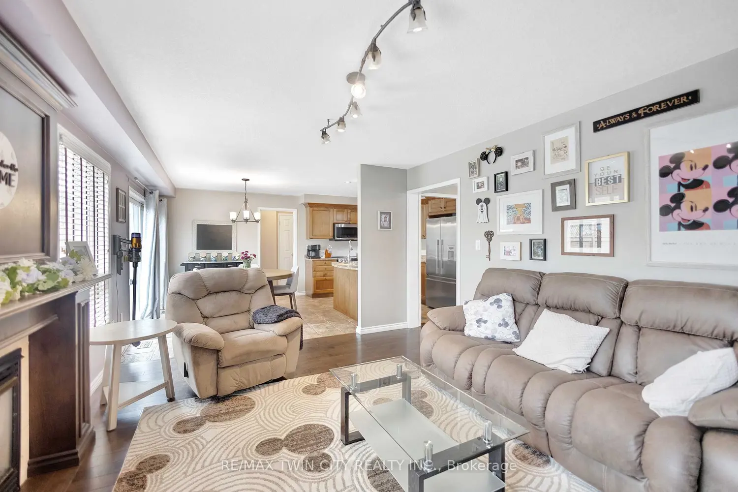 189 Hunter Way photo 3