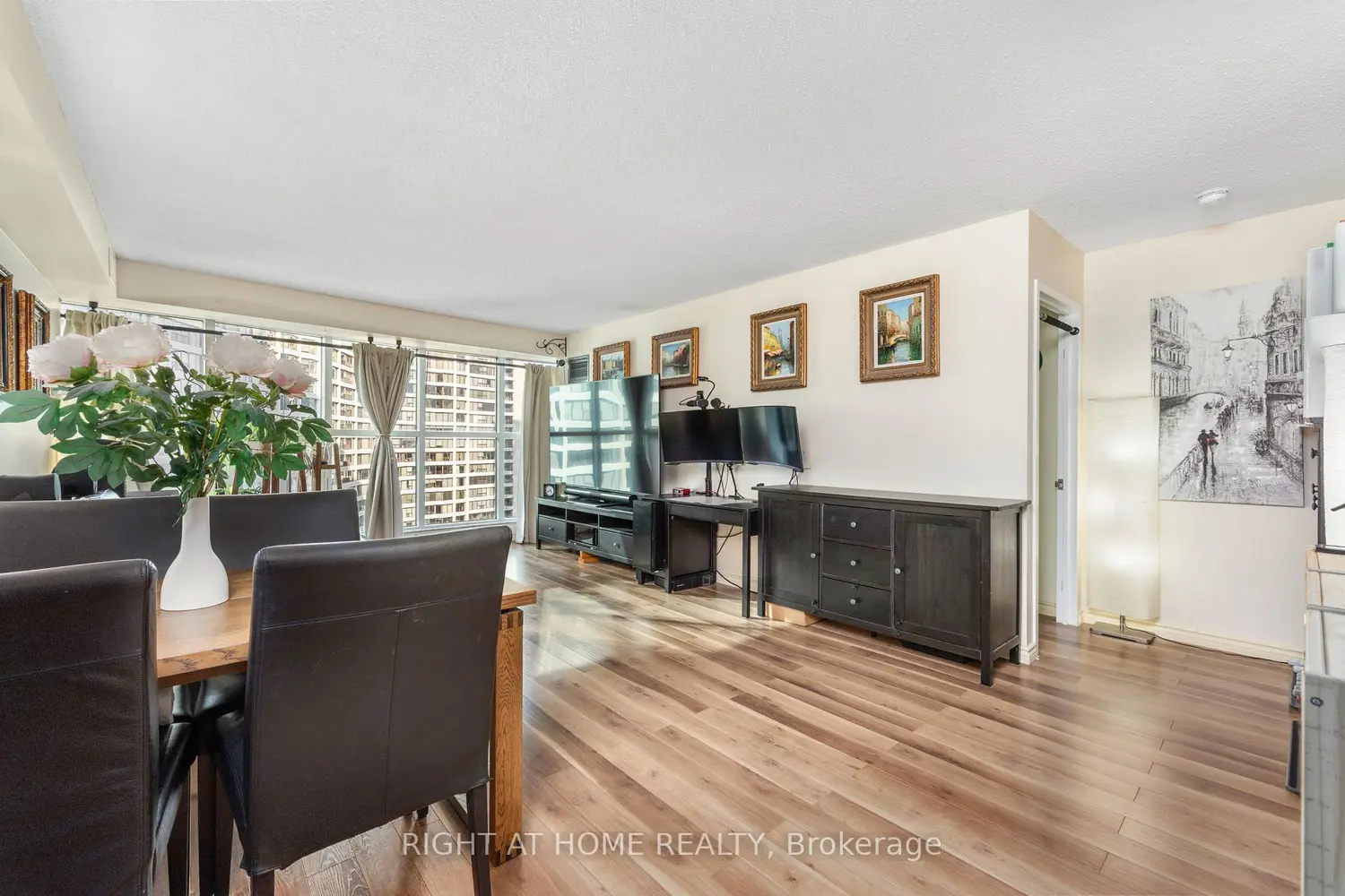 Additional image 4 of 77 Harbour Square 2306