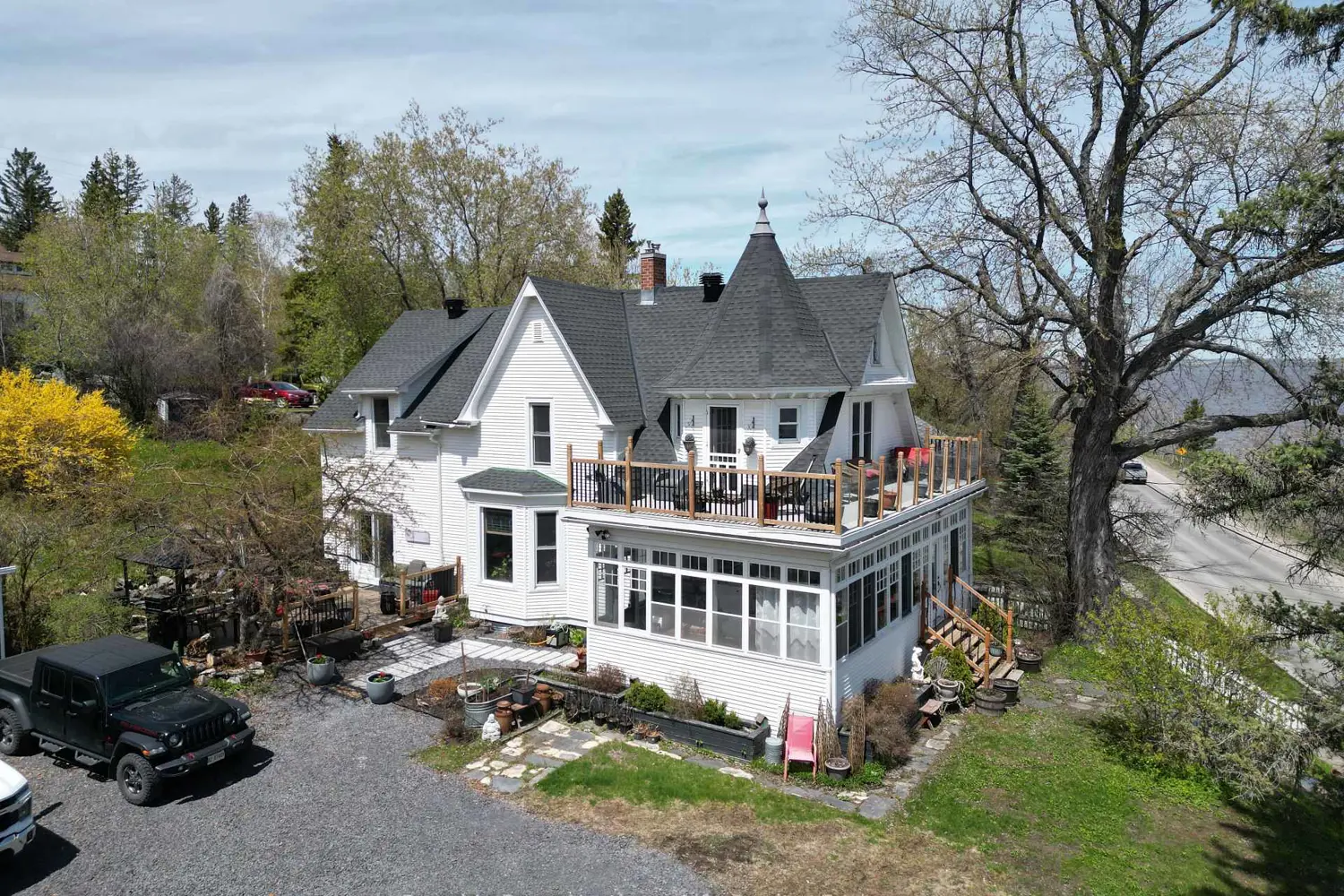 758 Lake Shore Road
